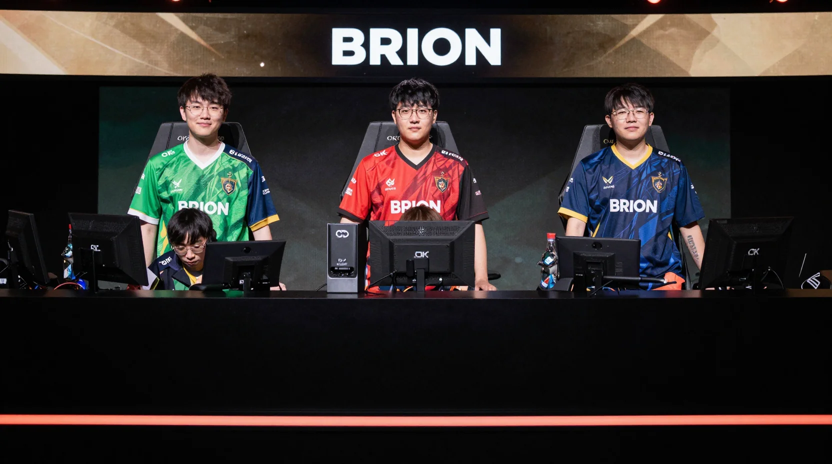 Professional League of Legends teams facing off in LCK Cup arena